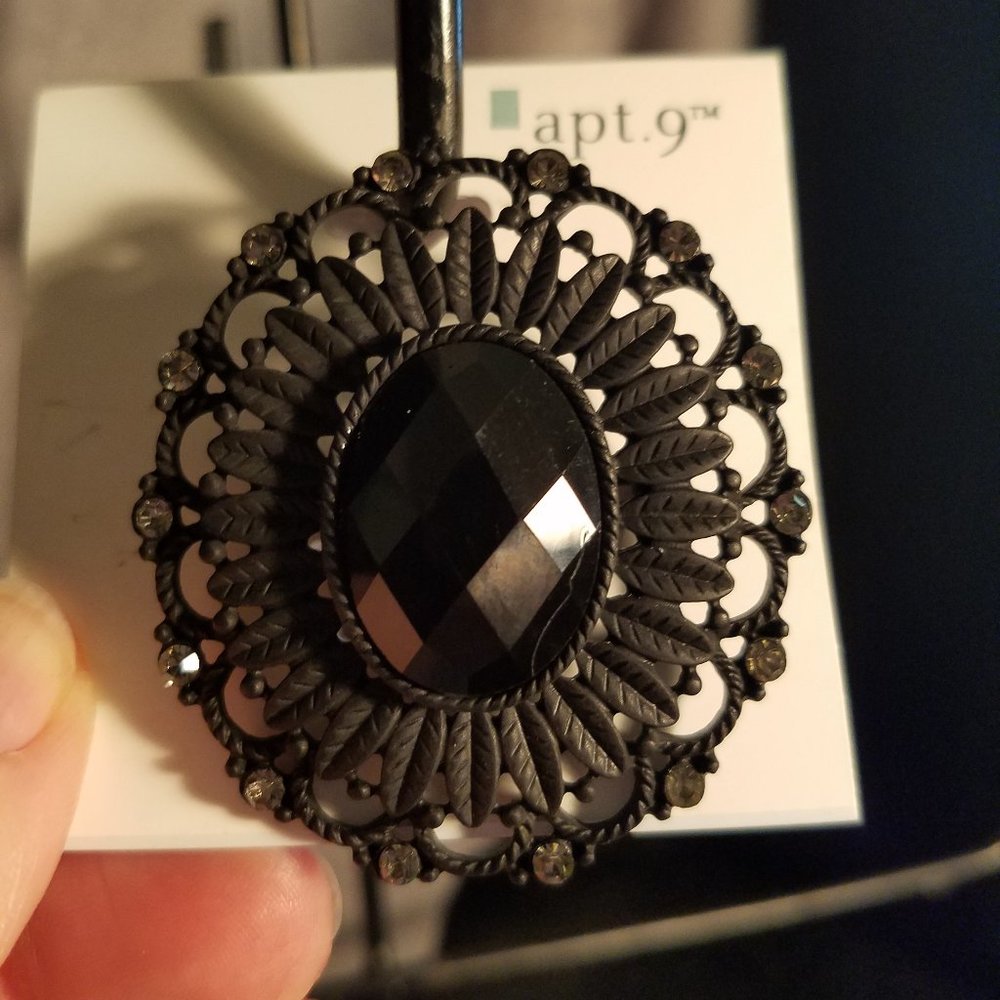 Apt.9 brooch